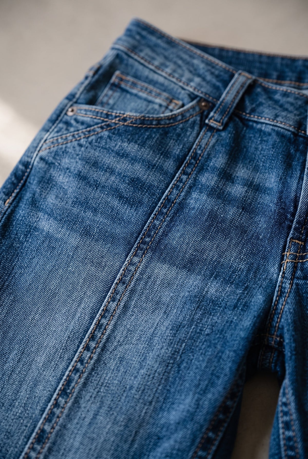 Women's Stylish Flare Jeans - detail closeup