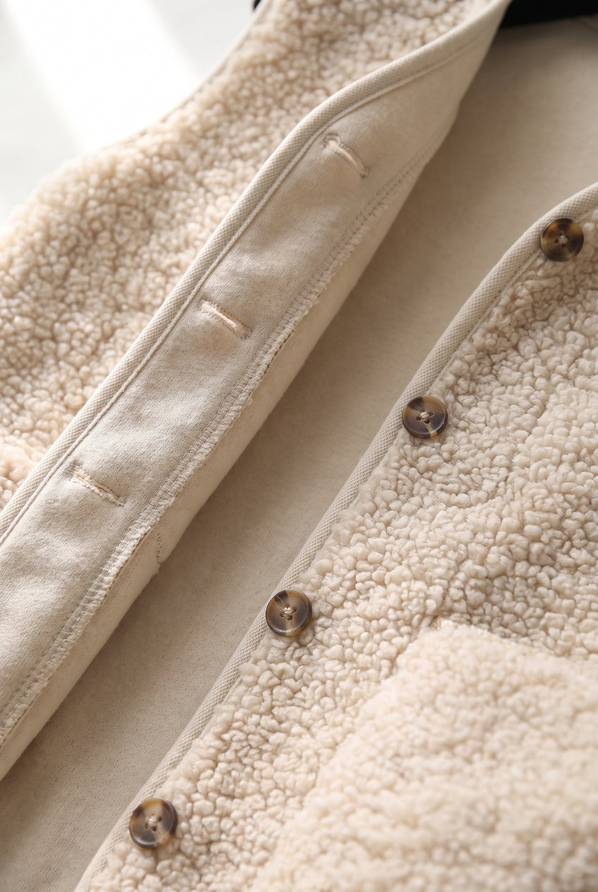 Women's Cozy Fleece Vest Jacket - detail closeup