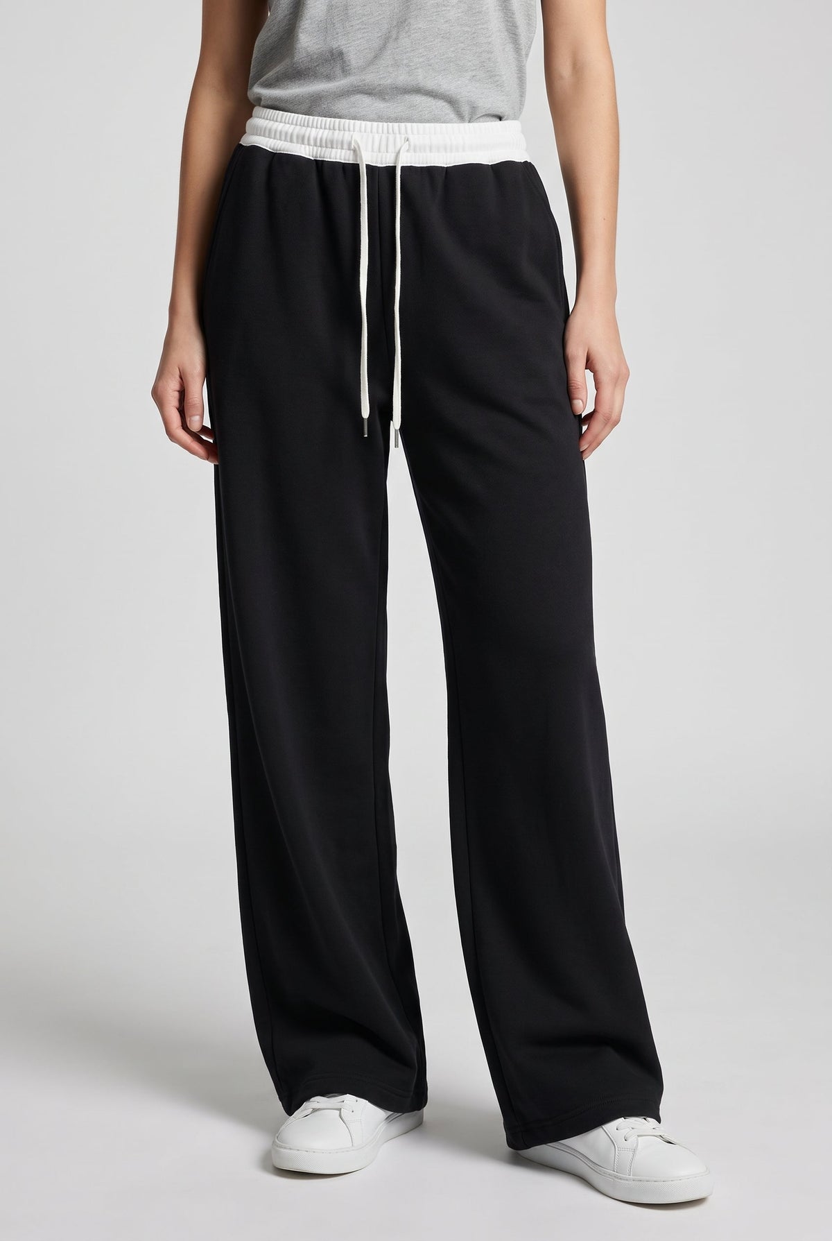 Women's Classic Wide-Leg Sweatpants - Black