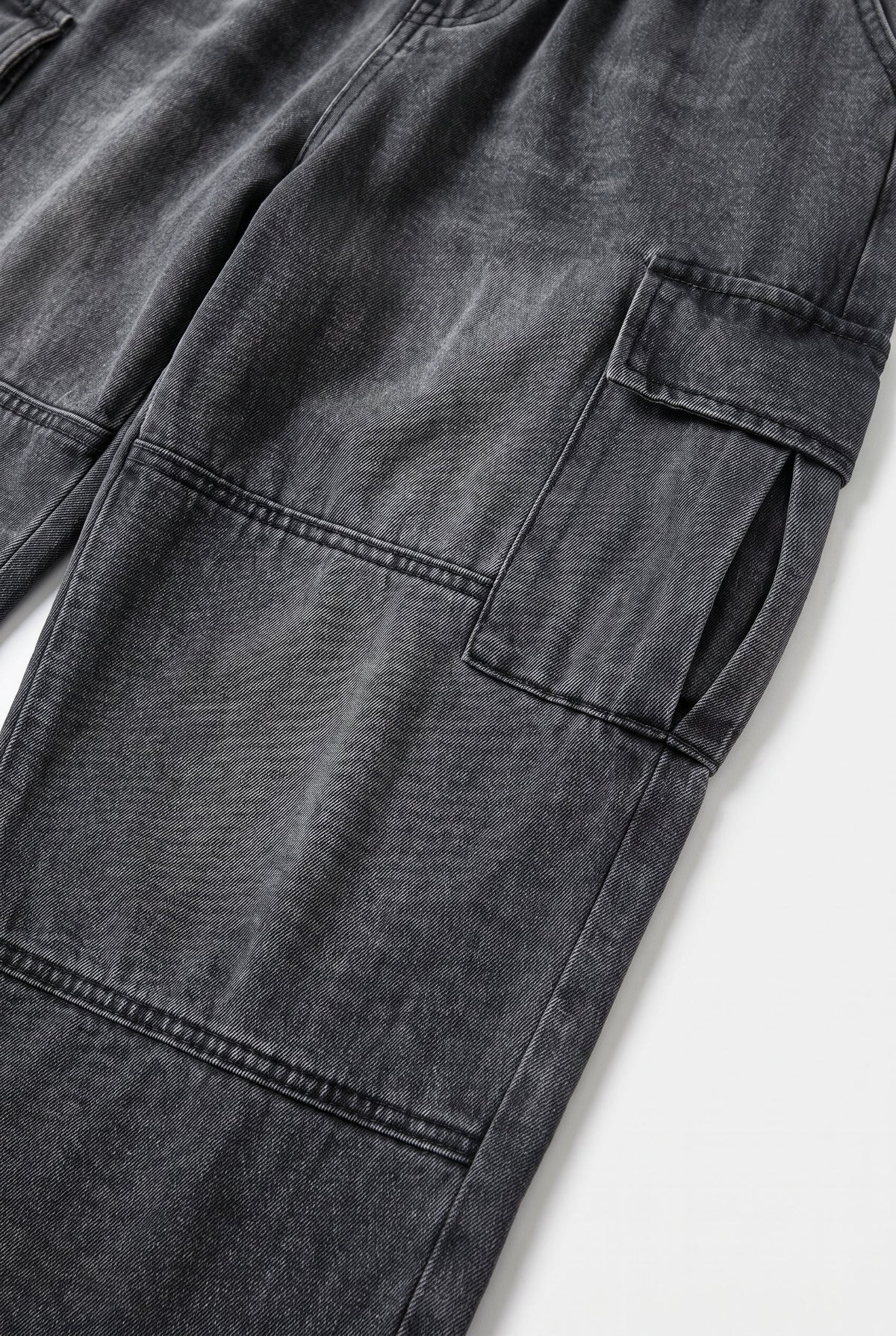 Men's Relaxed Cargo Jeans - detail closeup