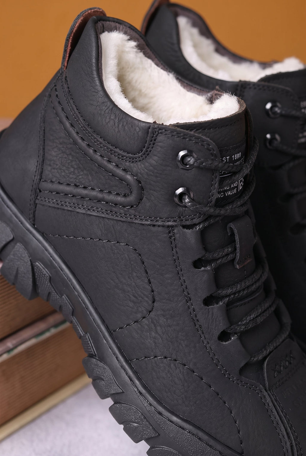 Men's Winter Boots with Fleece Lining - detail closeup